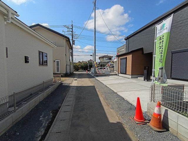LiGNAGE NEX-G 高崎市下小鳥町1期 4号棟の前面道路含む現地写真|現地撮影