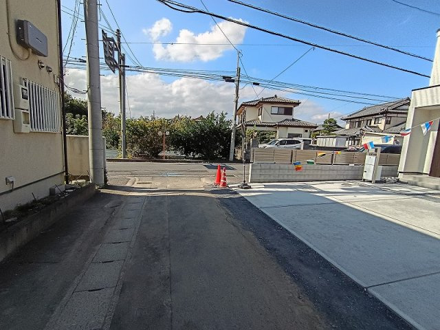 LiGNAGE NEX-G 高崎市下小鳥町1期 4号棟の前面道路含む現地写真|現地撮影