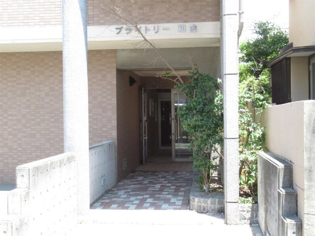 ブライトリー和白のエントランス