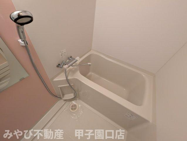 セレニテ甲子園Ⅱの浴室