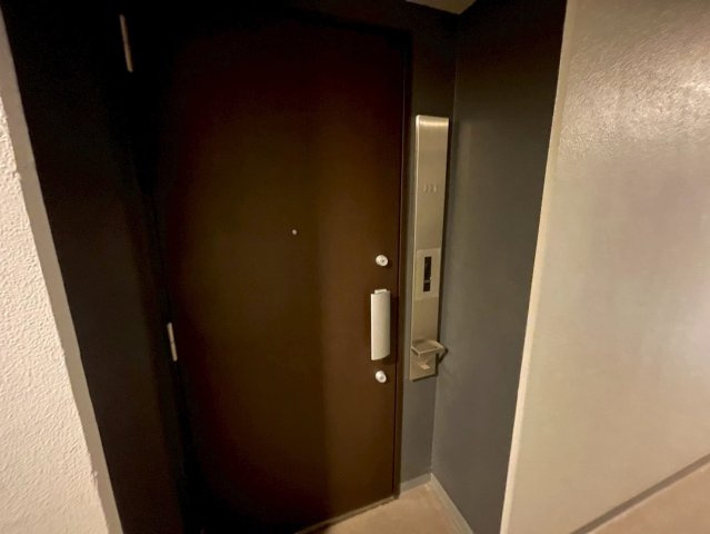 レグノ・スイート三軒茶屋の玄関