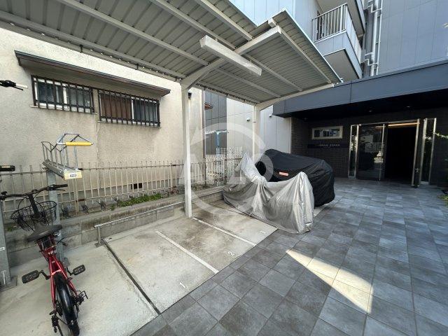 リバレイン江坂のその他|バイク置き場