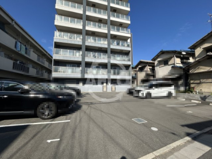 リバレイン江坂の駐車場|駐車場