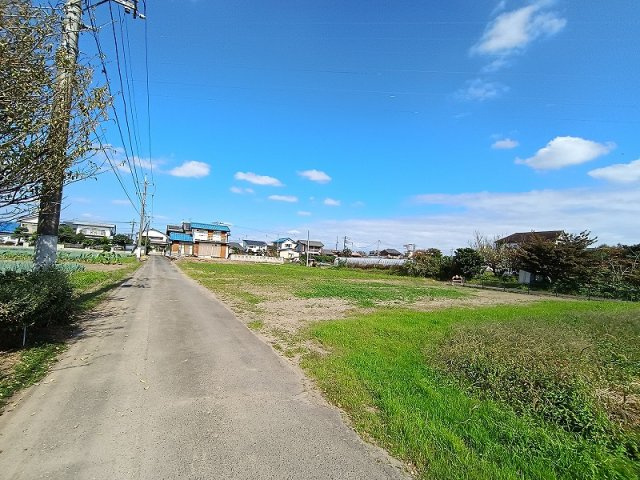 高崎市上小塙町売地の前面道路含む現地写真