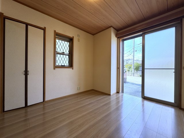 神戸市西区伊川谷町有瀬　戸建ての洋室