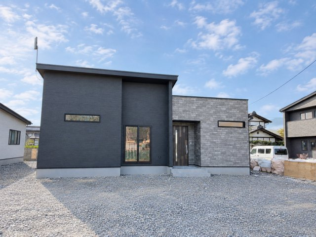 豊科高家　建売住宅の外観