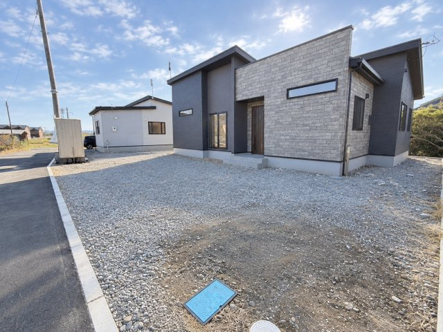 豊科高家　建売住宅の駐車場