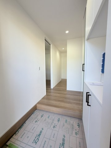 豊科高家　建売住宅の玄関