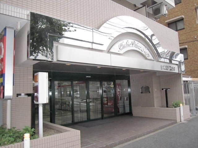 日神パレス磯子のエントランス