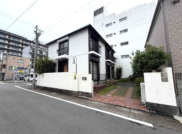 高見戸建の外観