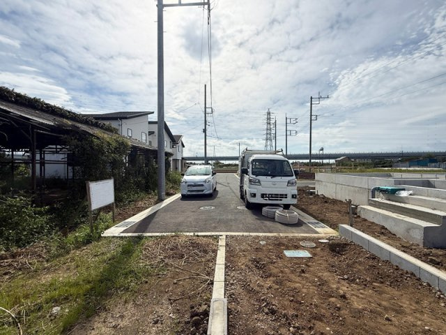 新築戸建　高座郡寒川町田端の前面道路含む現地写真