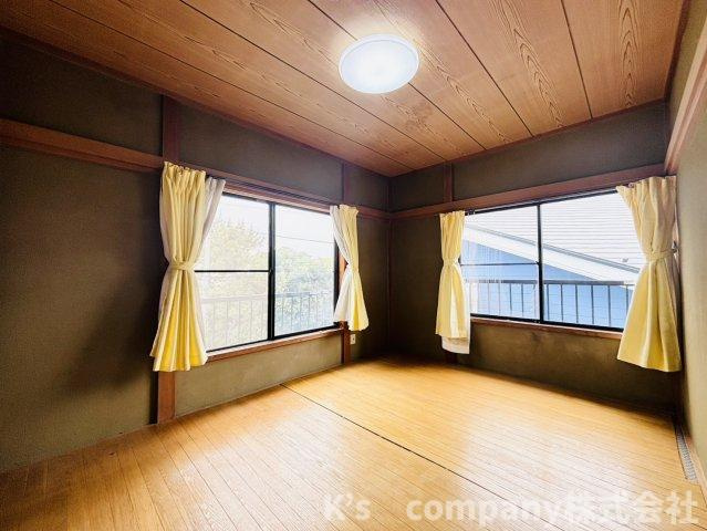◎藤沢市辻堂西海岸2丁目　中古戸建の和室|和室6帖◇2面採光で明るいお部屋♪