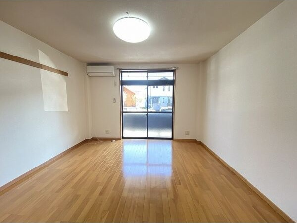 Pinetree　Residence　　　刈谷市近郊の賃貸はクラスホーム刈谷店の居間・リビング