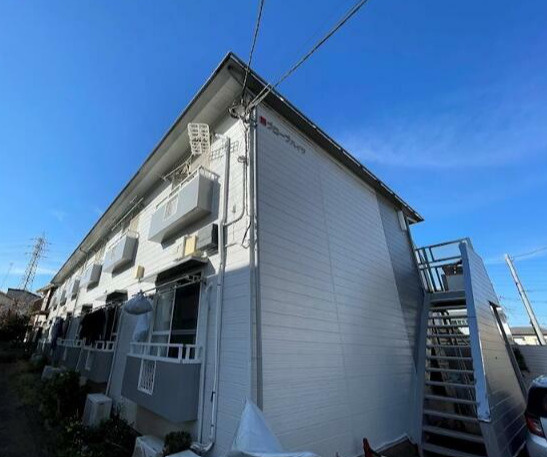 府中市天神町２丁目のアパートの外観