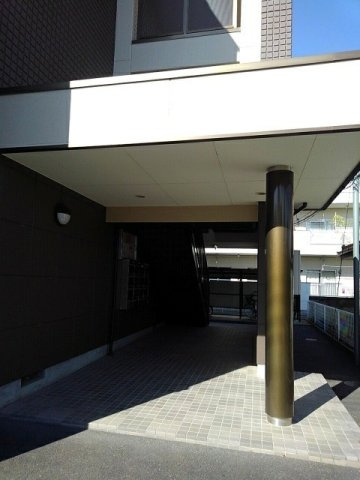 グロウステイトＷのエントランス|建物の内部です