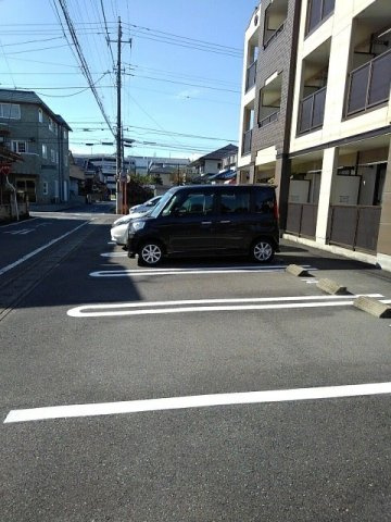 グロウステイトＷの駐車場|駐車場です