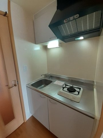 シンフォニアのキッチン|コンパクトなキッチンで掃除もラクラク