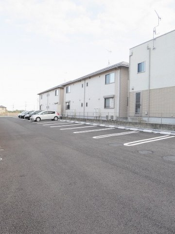 彩　ｔａｋａｓａｋｉ　Ⅰの駐車場|駐車場があるので、車を買う予定の方も安心です