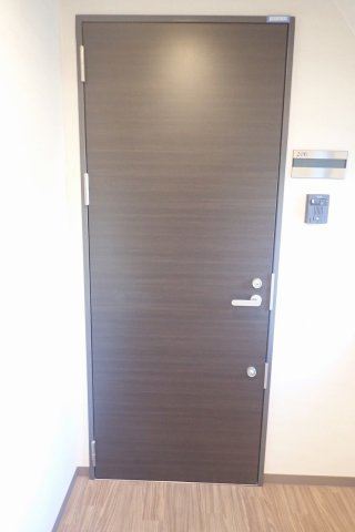 レイ　レ　ラヴィの玄関