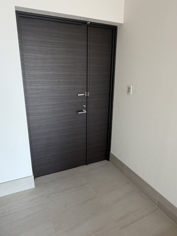 音羽YKビルの玄関