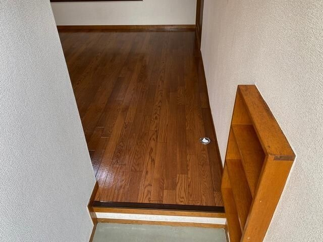 コーポエムワイの玄関