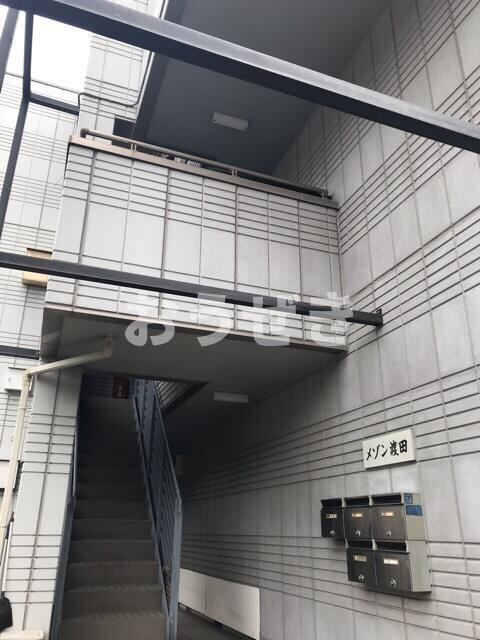 メゾン渡田のエントランス