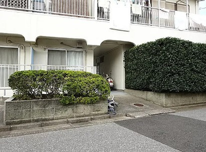S-ハウスのエントランス