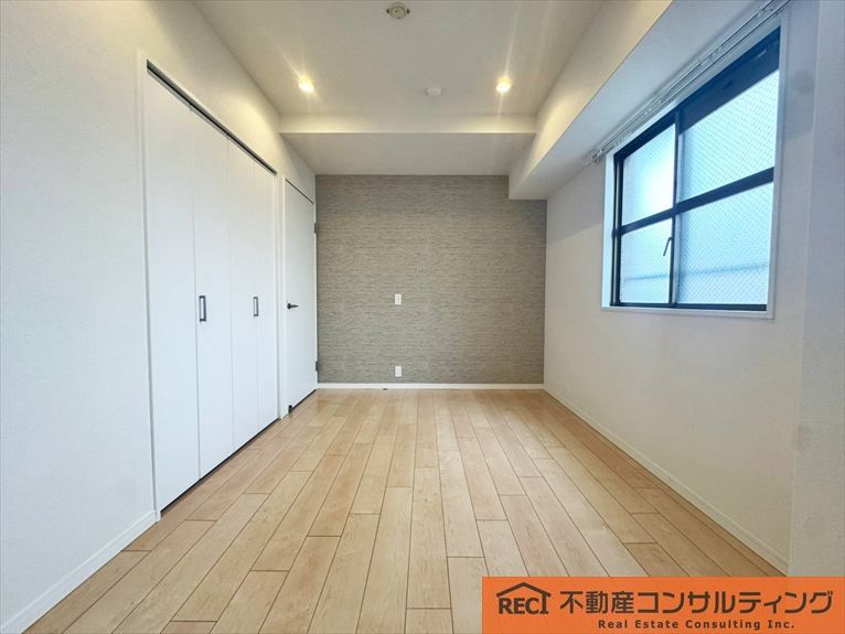 ワコーレリベルタ深江本町の洋室