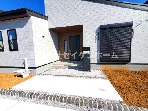 深谷市東方町5丁目　南6M公道　平屋建ての玄関