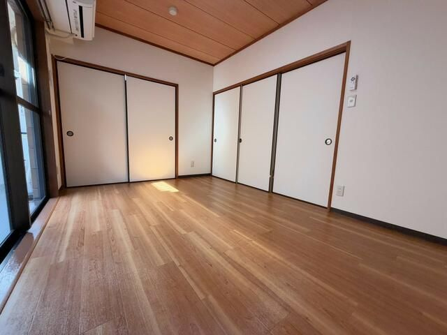 プリマベーラ三鷹の洋室
