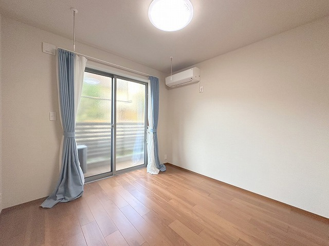 ベルン祐天寺の子供部屋|★※別号室の写真です　明るいフローリングのお部屋です★