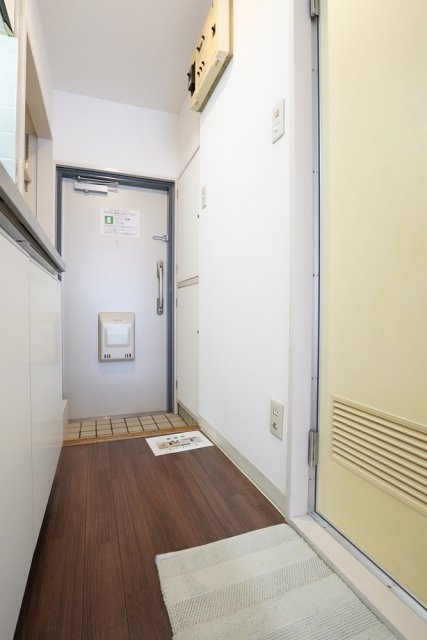 ペガサスマンション恵比寿の玄関|※家具・小物はイメージです