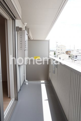 熊本市中央区国府３丁目のアパートのバルコニー