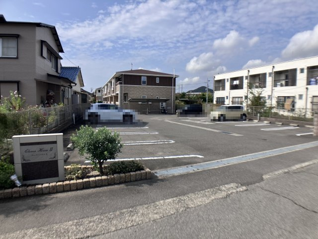 クレバーハウスⅡの駐車場