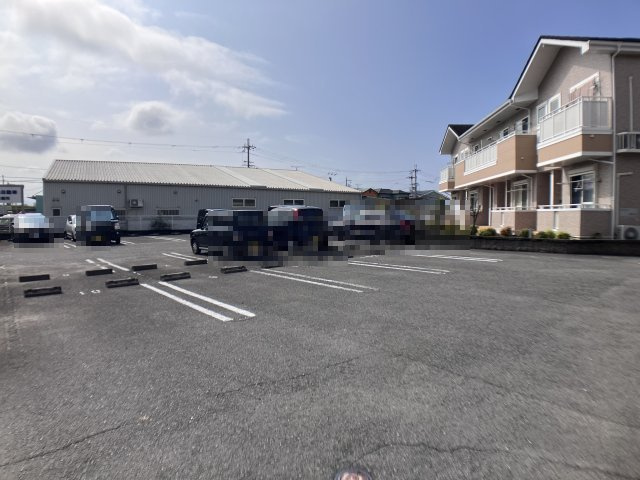 サンリットⅡ　（和歌山市福島）の駐車場