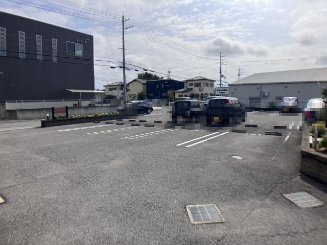 サンリットⅡ　（和歌山市福島）の駐車場