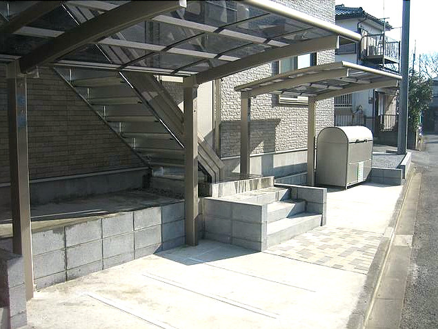 リヴェールメゾン御園のその他共用部分|駐輪場　建物階段入口　敷地内ゴミ置き場