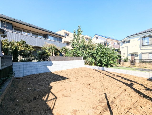 中野区若宮3丁目　新築戸建の外観|2026.10.18撮影

現地ご見学希望・資料請求などお気軽にお問い合わせ下さい！
03-5990-5201