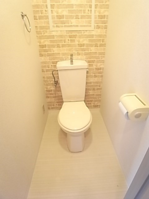 尼崎市稲葉元町１丁目の賃貸マンションのトイレ|落ち着いたトイレです