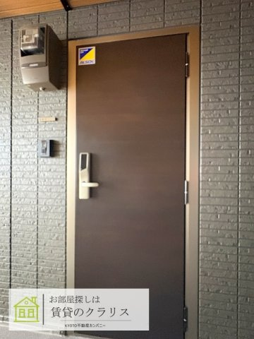 メゾンリーフの玄関