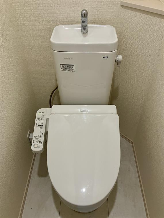 本郷戸建のトイレ