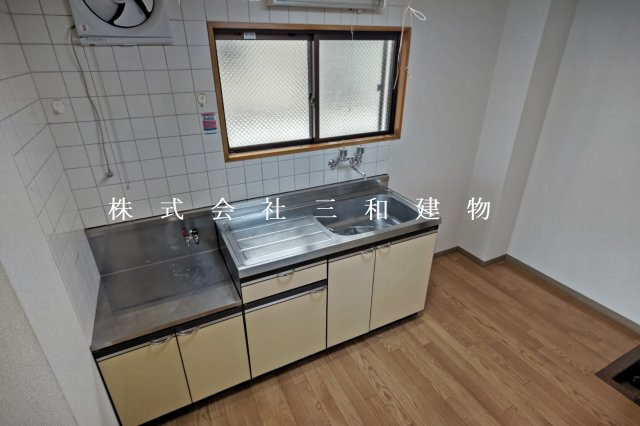 プラザ幸のキッチン|別号室の参考写真になります(反転）