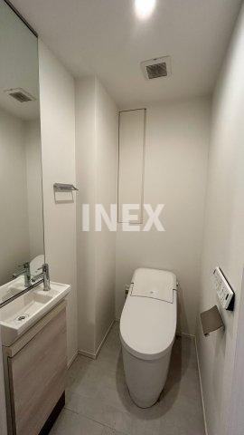 横浜市西区中央２丁目の賃貸マンションのトイレ