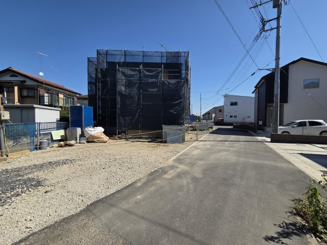 新築　太田市台之郷町第13期　1号棟の前面道路含む現地写真|現地写真　南側前面道路幅員約3.7～5.0ｍ