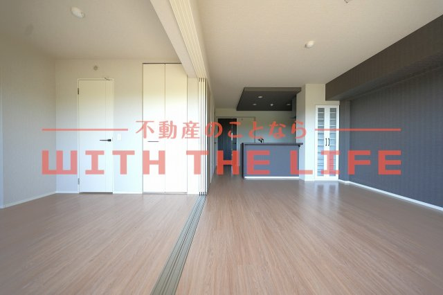 アルテハイム宮ノ陣Ⅱ【キャッシュバック対象物件】の内装|明るい室内です