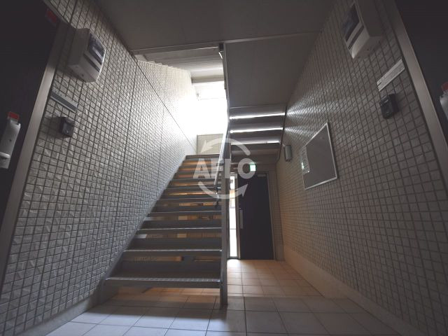 ラメゾンヴェール上本町のその他共用部分|ラメゾンヴェール上本町　階段
