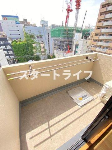 大阪市淀川区十三東１丁目の賃貸マンションのバルコニー
