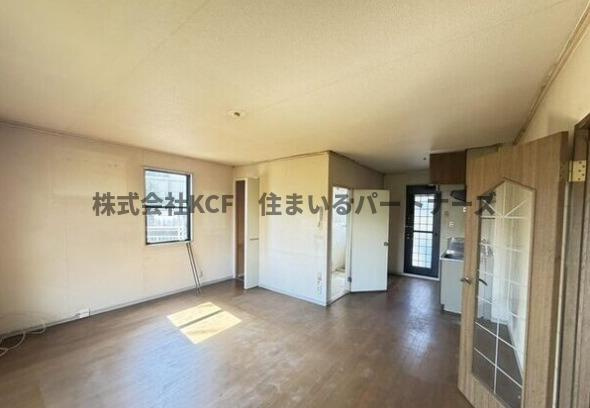 リフレッシュ1の内装|ゆったり過ごせる居間です