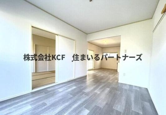 カンフォート東合川の居間・リビング|ゆったり過ごせる居間です