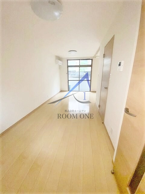 シャルマン谷塚駅前の居間・リビング|洋室のお部屋です。